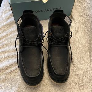 BNIB Toms Waterproof leather chukka boots - men’s